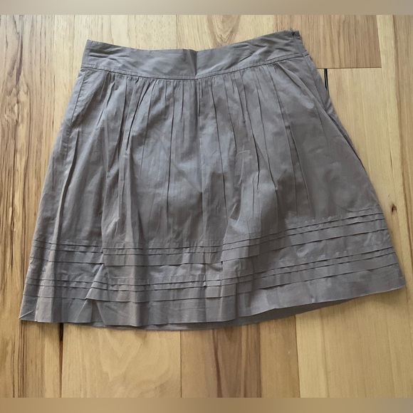 LOFT Dresses & Skirts - Ann Taylor Loft Tan Pleated Skirt, Size 4